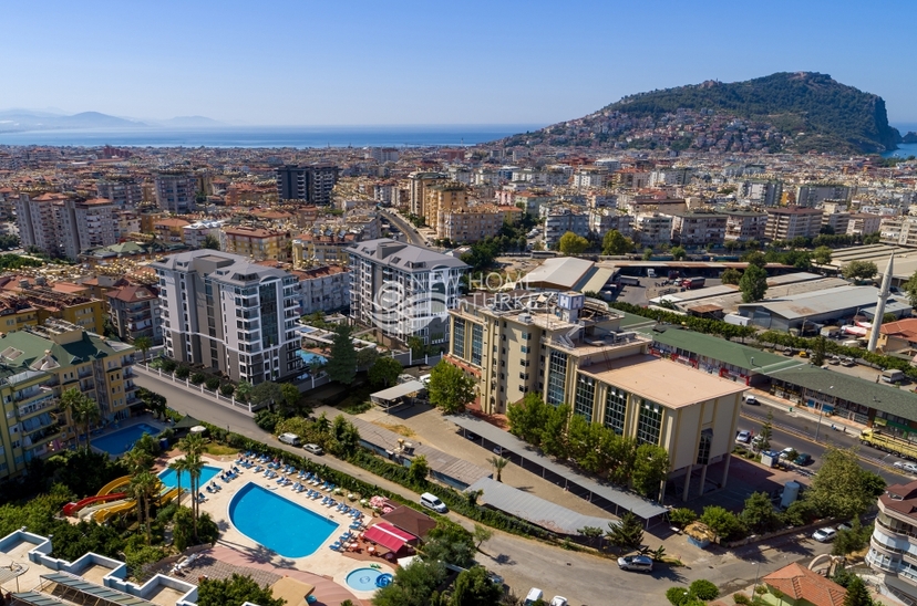 Luksuriøs 1+1 Lejlighed med Fantastisk Udsigt, Alanya Center