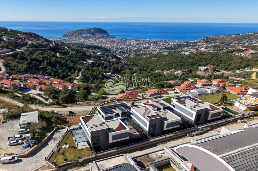 Luxus 5+1 Villa mit atemberaubendem Blick in Alanya, Bektaş