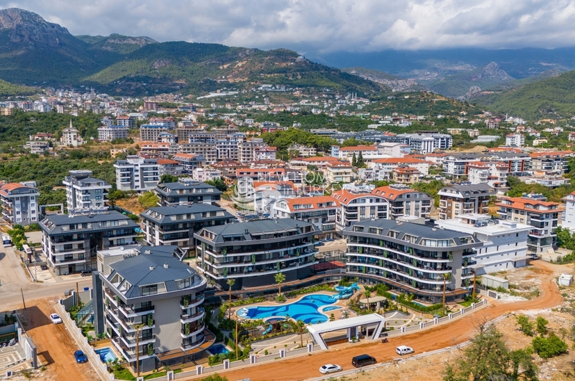Luksus 1+1 Lejlighed med Hav- og Bjergudsigt i Oba, Alanya