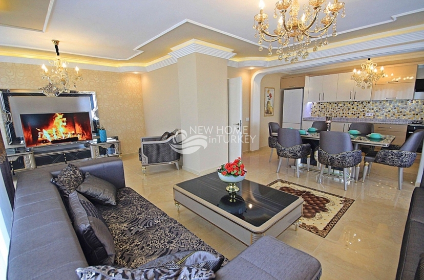 Spacious apartment 200m from the beach