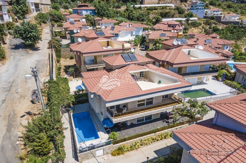 4+1 Villa mit Meerblick und Bergblick in Alanya Tepe