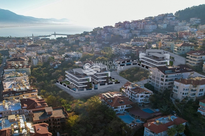 New luxury apartments centrally located with sea view