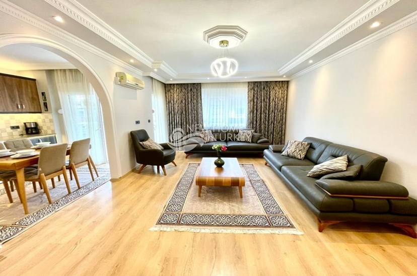 Romslig 3+1 Penthouse med Fjellutsikt i Alanya - Oba