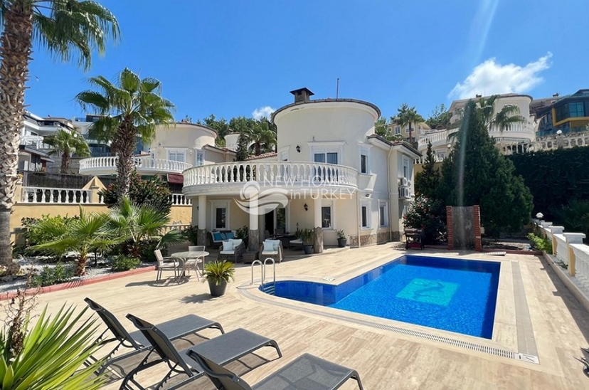 Mountain View 3+1 Villa in Kargicak, Alanya