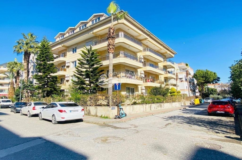 Luxury 1+1 Apartment with Mountain View in Alanya Center