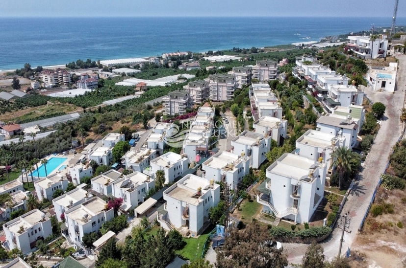 Luksuriøs 3+1 Villa med Hav- og Bjergudsigt, Alanya - Demirtas