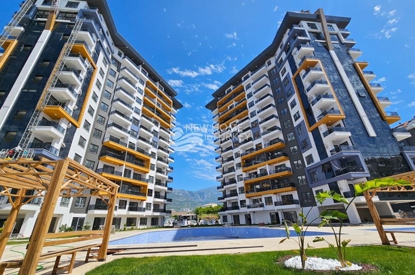 Luxurious 1+1 Apartment with Mountain View in Alanya