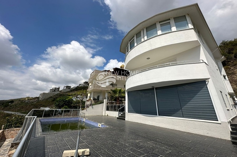 Luksuriøs 5+1 Villa med Hav- og Bjergudsigt, Alanya-Kargicak