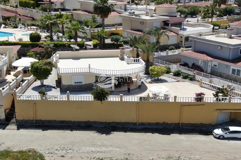 Lyxig 3+1 Villa med Fantastiskt Hav och Bergsutsikt i Mahmutlar, Alanya