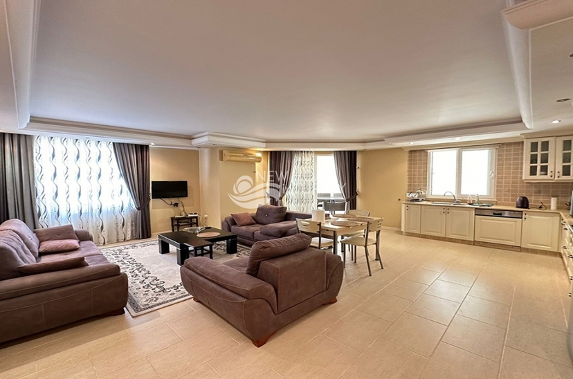 Luxury 2+1 Apartment with Sea View in Mahmutlar
