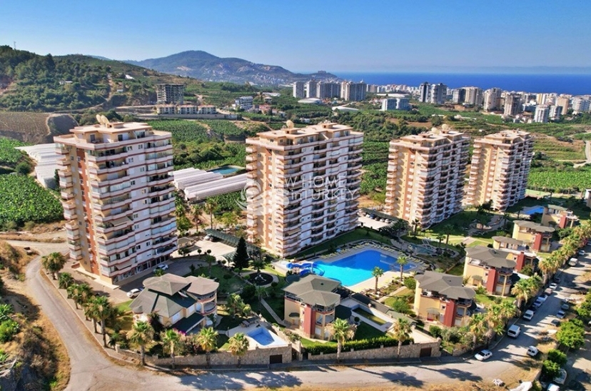 Luxurious 4+1 Sea View Apartment in Mahmutlar