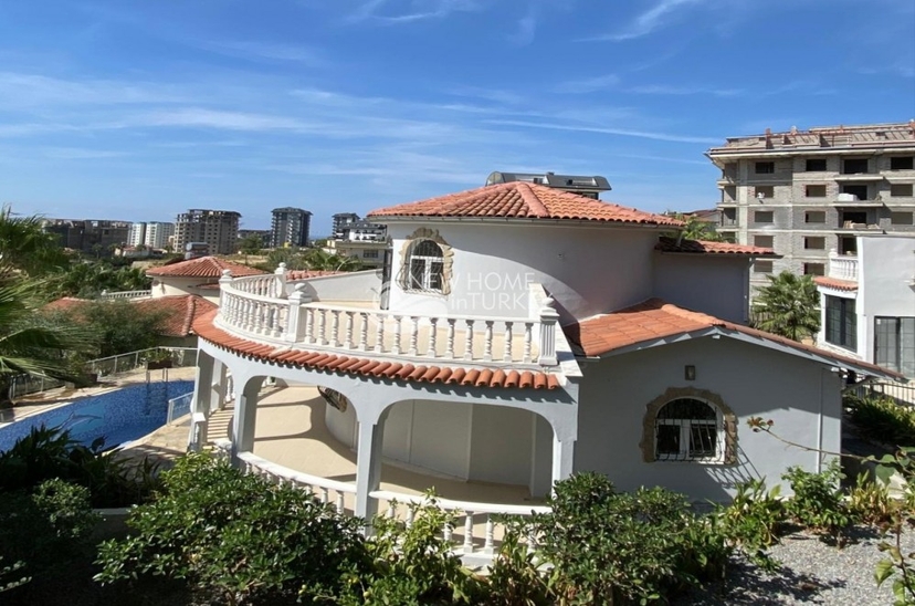 Luxuriöse 3+1 Villa mit Meerblick und Bergblick in Alanya - Avsallar