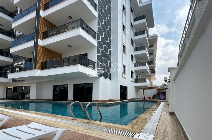 Luksus 2+1 Lejlighed med Bjergudsigt i Alanya Centrum