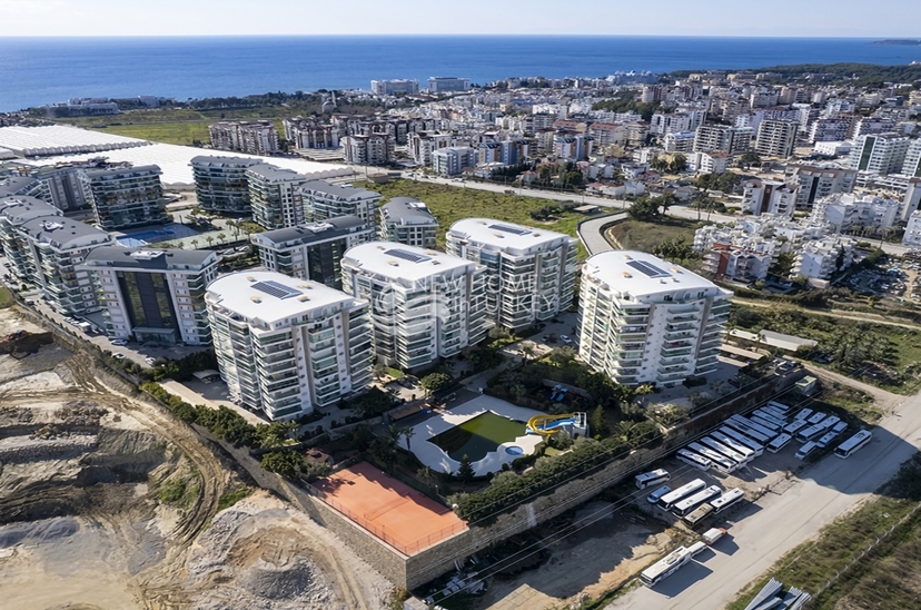 Lyxig 1+1 lägenhet med bergsutsikt i Avsallar, Alanya