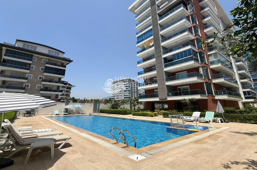 Luxuriöse 4+1 Penthouse mit Bergblick in Alanya