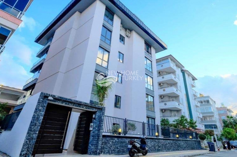 Luxury 1+1 Apartment with Mountain View in Alanya Center