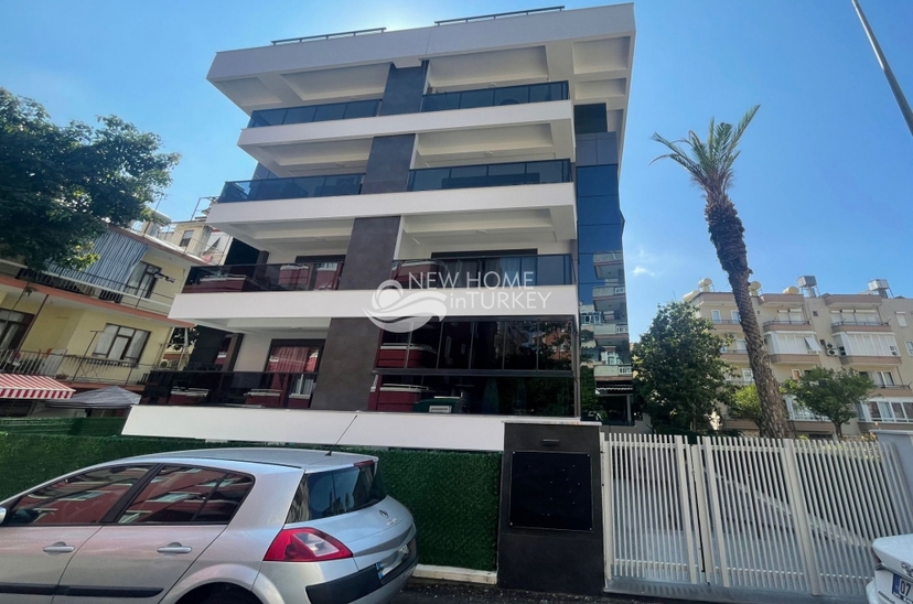 Luksus 2+1 Penthouse med Bjergudsigt i Alanya Centrum