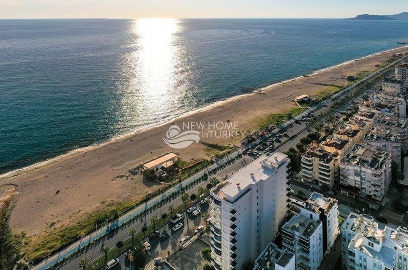 Strandnahes 2+1 Apartment mit Meeres- und Burgblick, Alanya