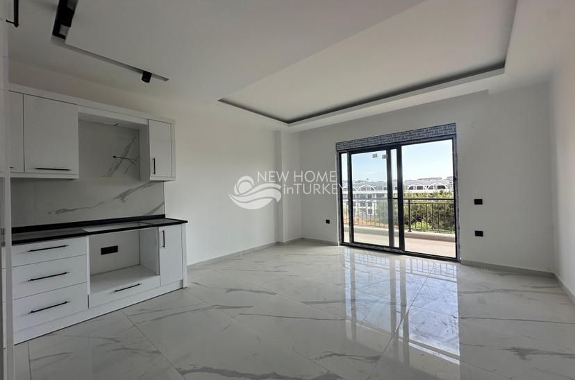 Linna- ja vuorinäkymillä varustettu 1+1 asunto Oba, Alanya
