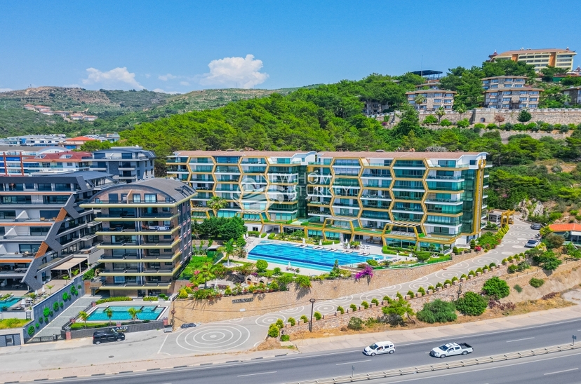 Luksus 1+1 Lejlighed med Hav- og Bjergudsigt i Kargicak, Alanya