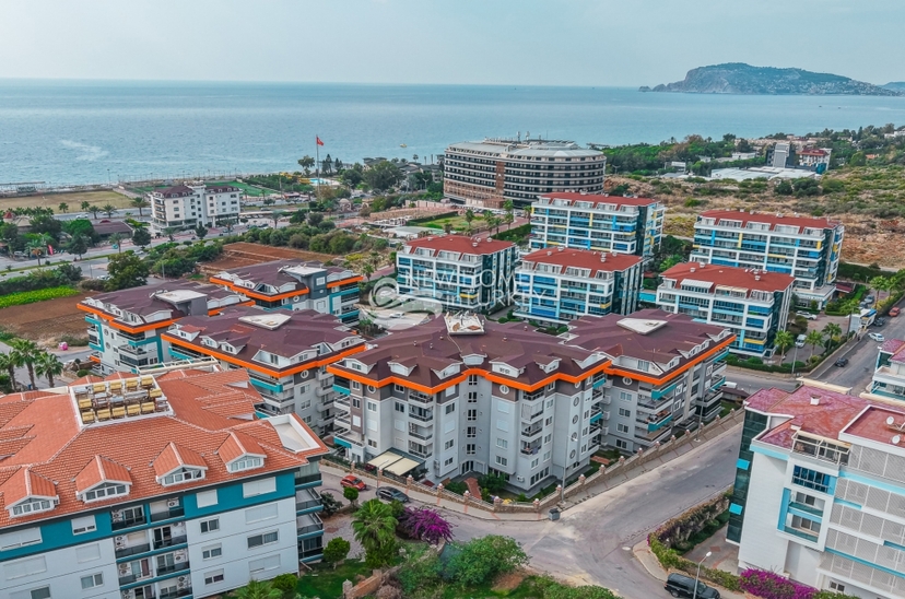 Imponerende 1+1 Lejlighed med Hav- og Bjergudsigt i Kestel, Alanya