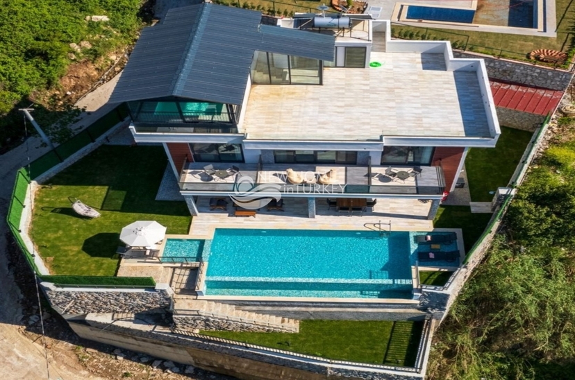 Breathtaking Sea and Mountain Views - 4+1 Villa in Faralya, Fethiye