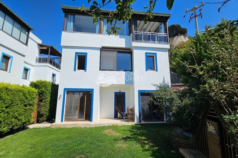 4+1 Villa mit Meerblick und Bergblick in Gumusluk, Bodrum