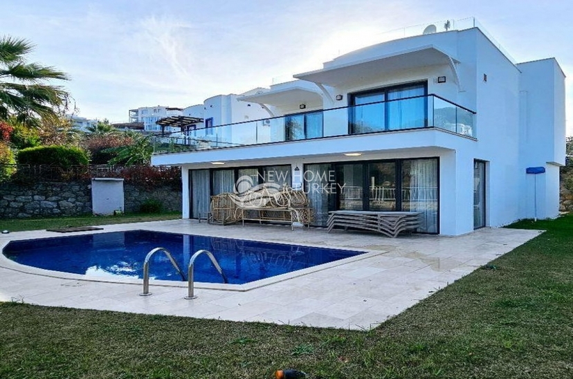 Spacious 4+1 Villa with Stunning Sea and Mountain Views in Yalikavak