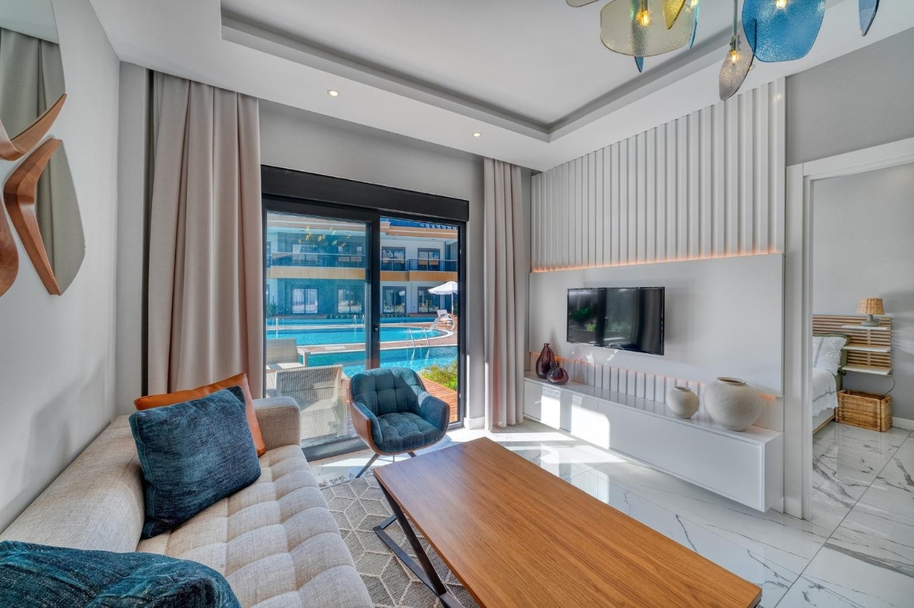 Lyxig 1+1 lägenhet med slott- och bergsutsikt i Avsallar, Alanya