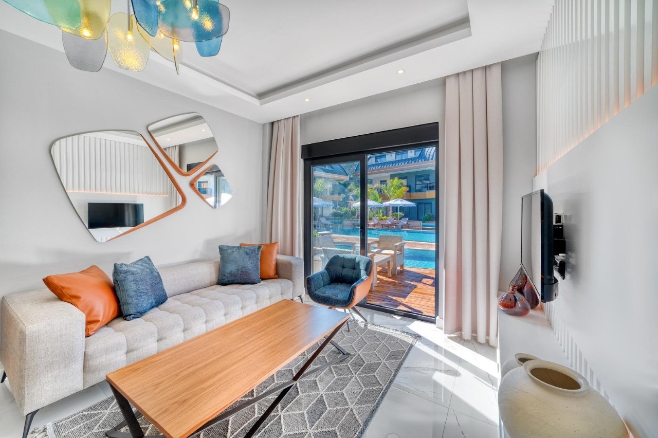 Lyxig 1+1 lägenhet med slott- och bergsutsikt i Avsallar, Alanya