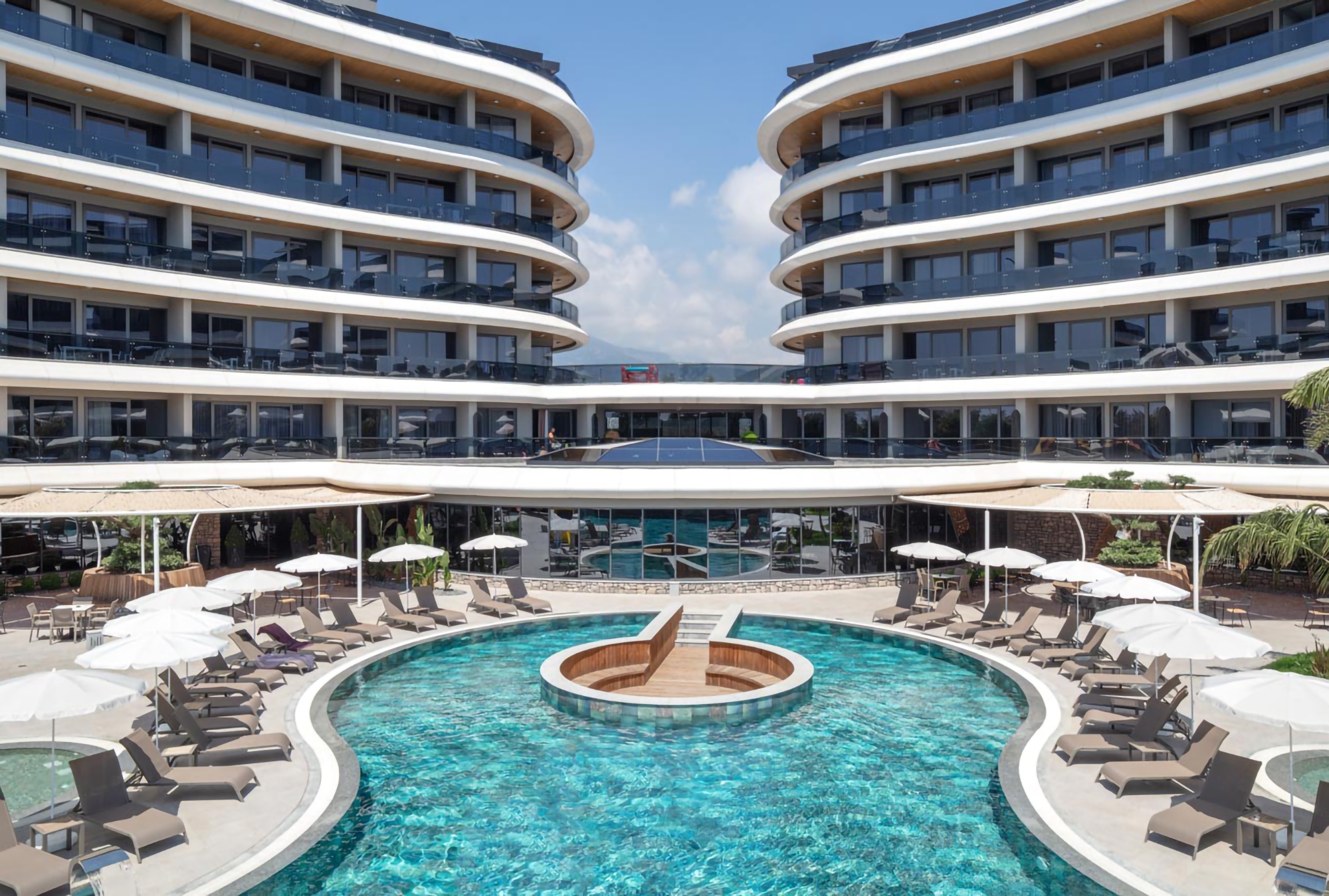 Luxury 2+1 Apartment with Stunning Views in Kargicak, Alanya