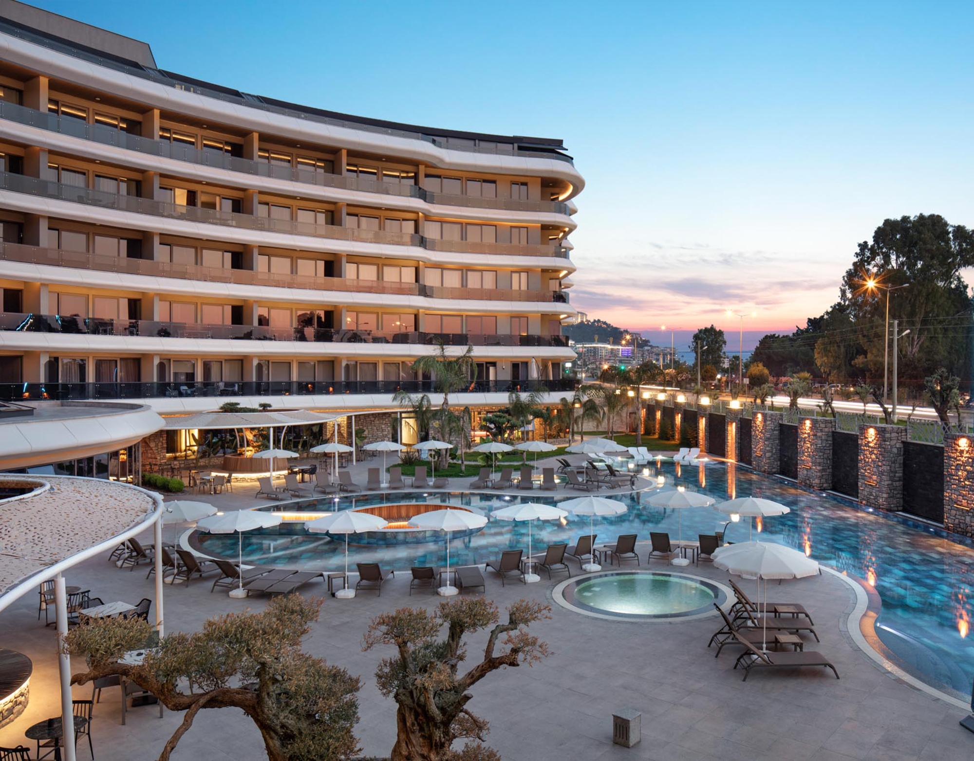 Luxury 2+1 Apartment with Stunning Views in Kargicak, Alanya