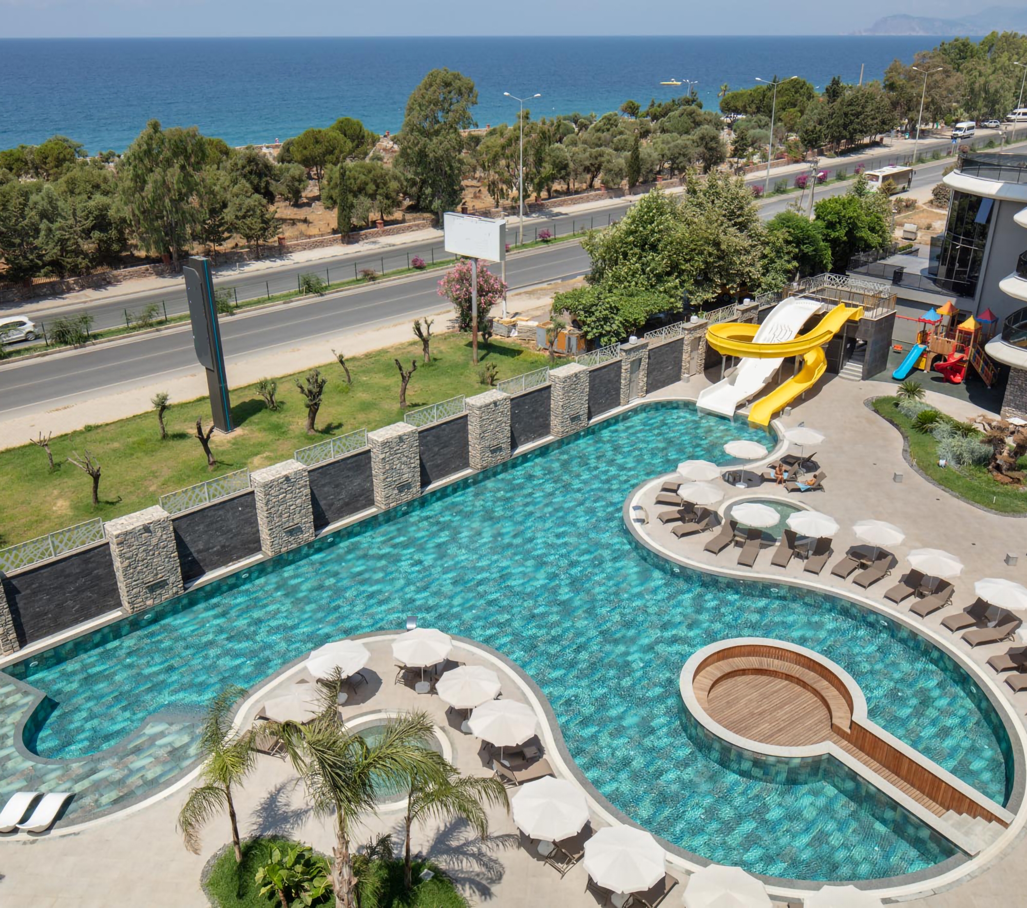Luxury 2+1 Apartment with Stunning Views in Kargicak, Alanya