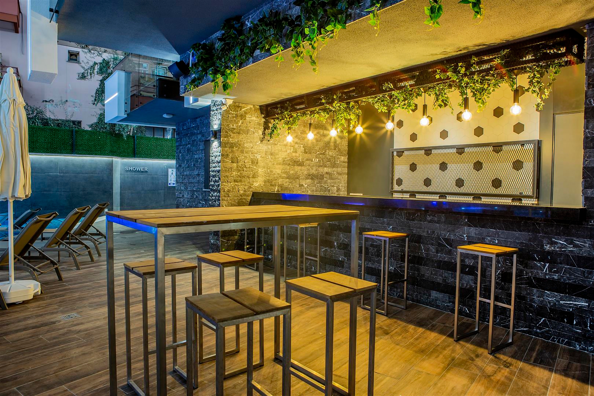 Luksus 2+1 Lejlighed med Hav, Slot og Bjergudsigt i Alanya Center