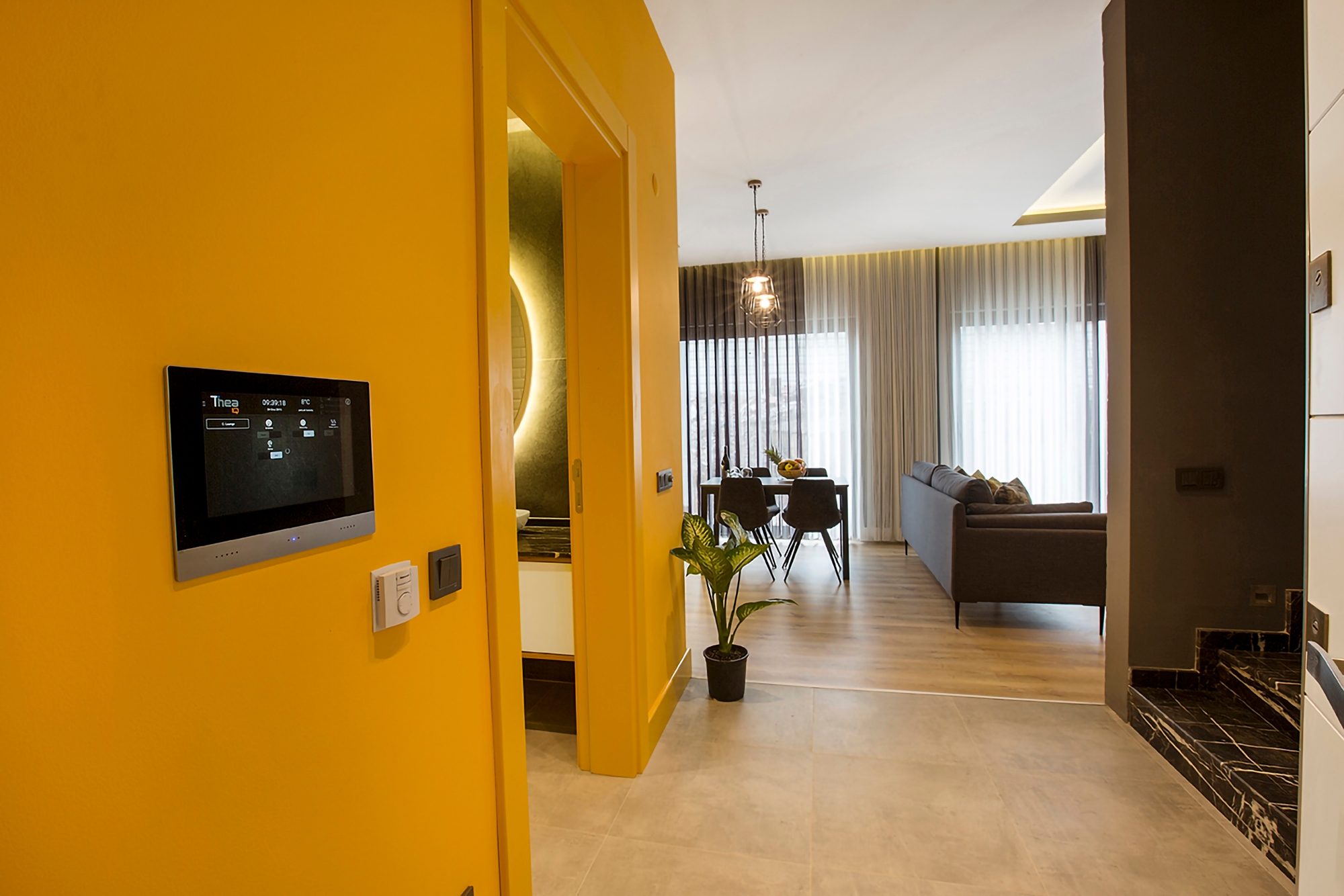 Luksus 2+1 Lejlighed med Hav, Slot og Bjergudsigt i Alanya Center