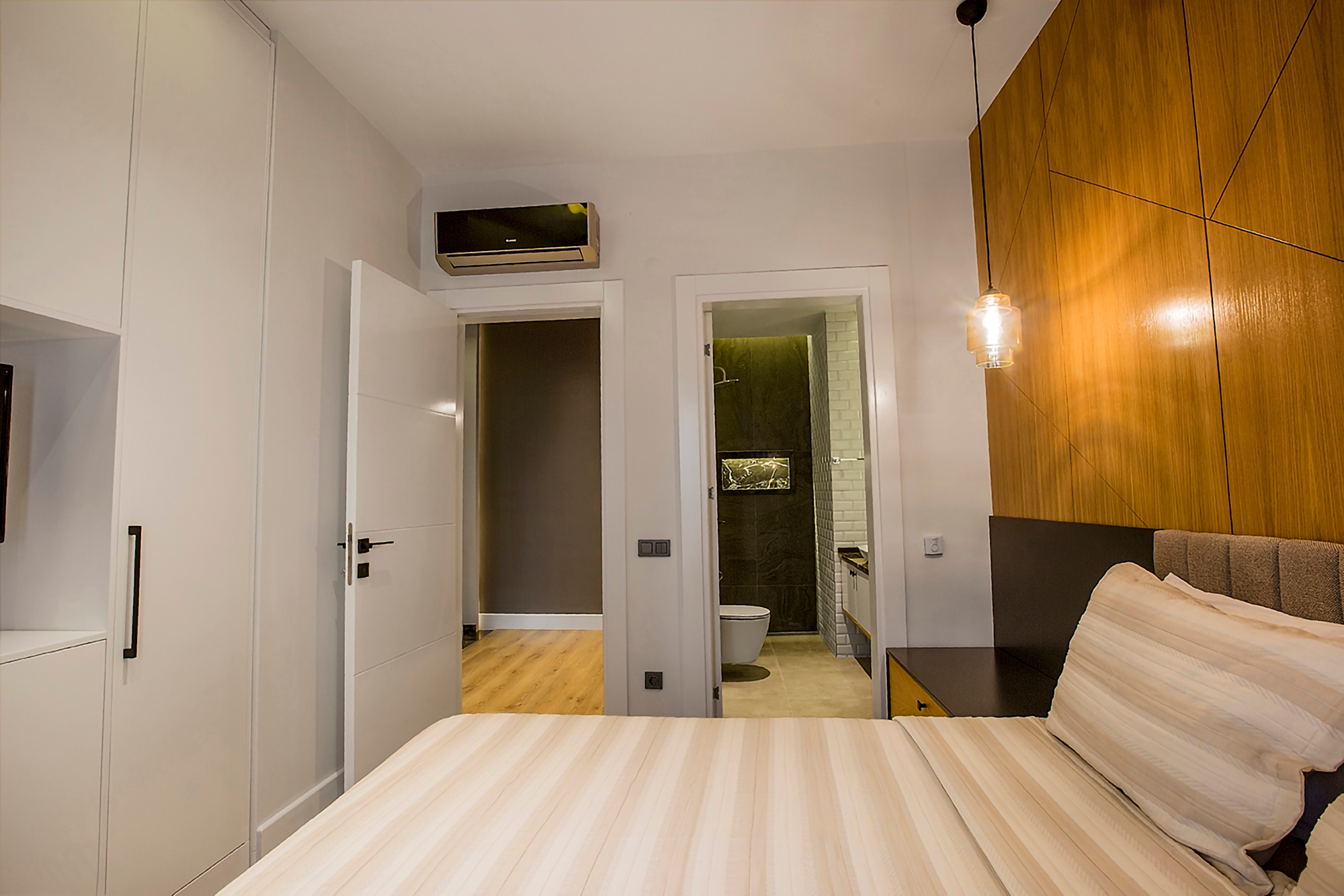 Luksus 2+1 Lejlighed med Hav, Slot og Bjergudsigt i Alanya Center