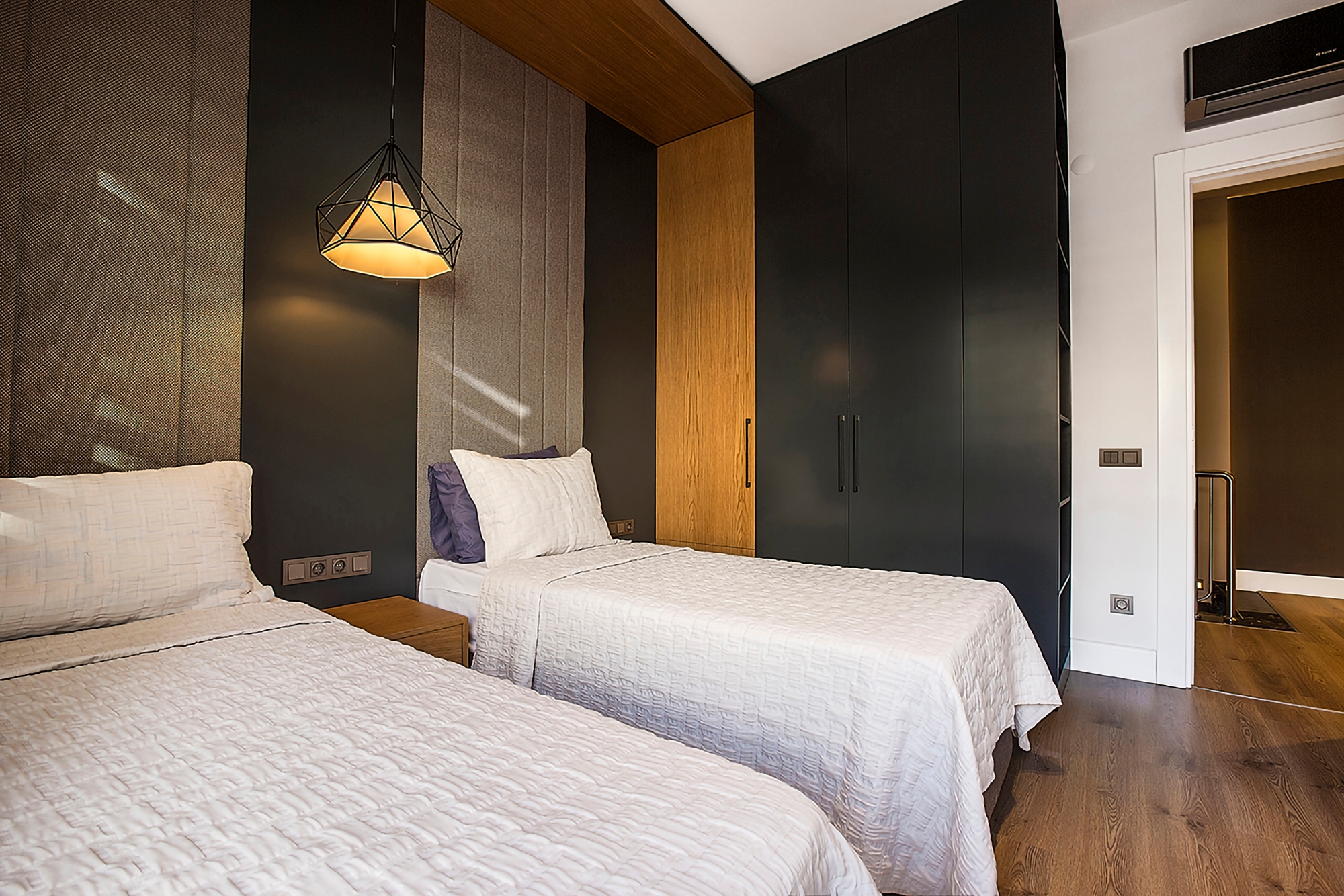 Luksus 2+1 Lejlighed med Hav, Slot og Bjergudsigt i Alanya Center