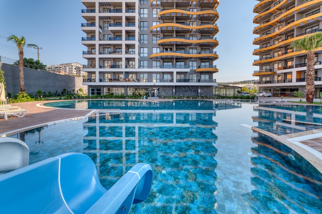 Luxury 1+1 Apartment with Sea and Mountain Views in Avsallar
