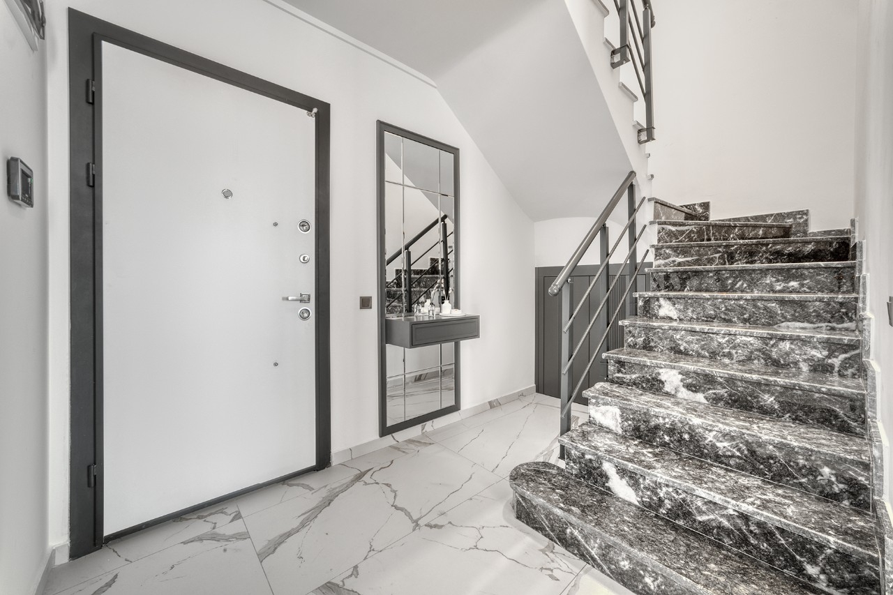 Luxury 1+1 Apartment with Sea and Mountain Views in Avsallar