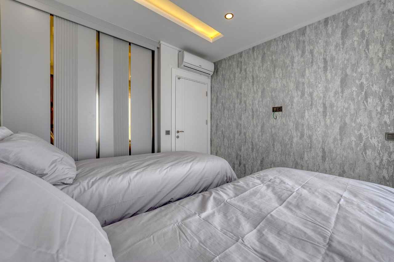 Luxury 1+1 Apartment with Sea and Mountain Views in Avsallar