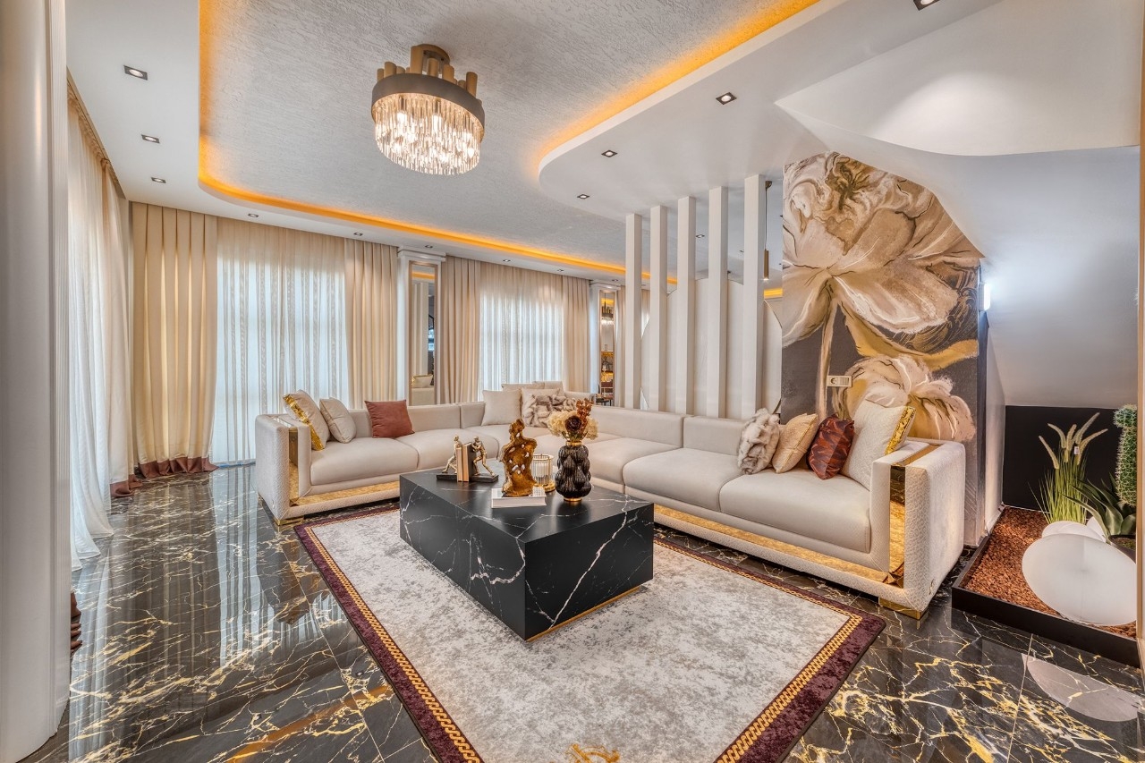 Luksuriøs 5+1 Villa med Fantastisk Udsigt i Kargicak, Alanya