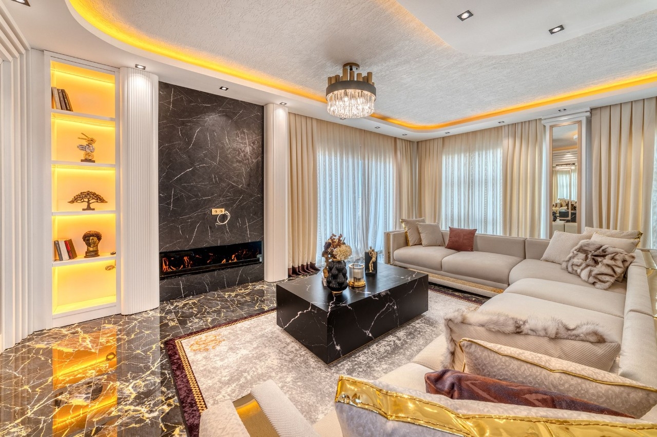 Luksuriøs 5+1 Villa med Fantastisk Udsigt i Kargicak, Alanya