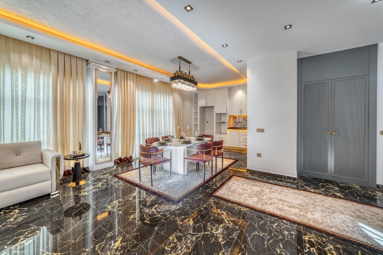 Luksuriøs 5+1 Villa med Fantastisk Udsigt i Kargicak, Alanya