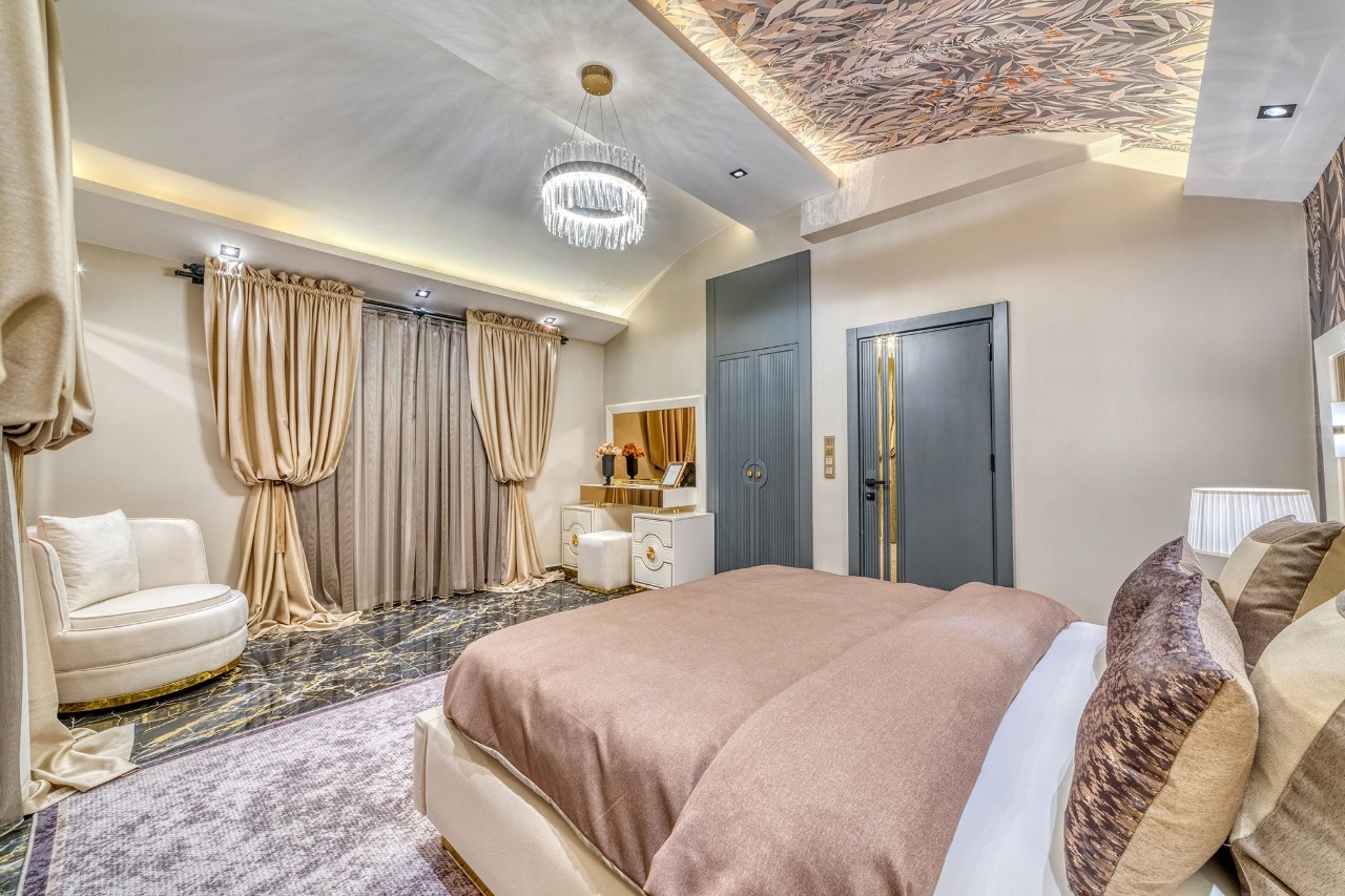 Luksuriøs 5+1 Villa med Fantastisk Udsigt i Kargicak, Alanya