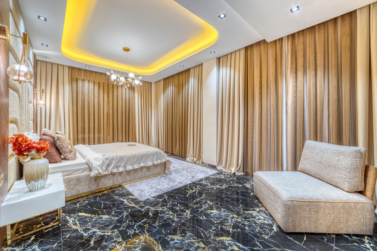 Luksuriøs 5+1 Villa med Fantastisk Udsigt i Kargicak, Alanya
