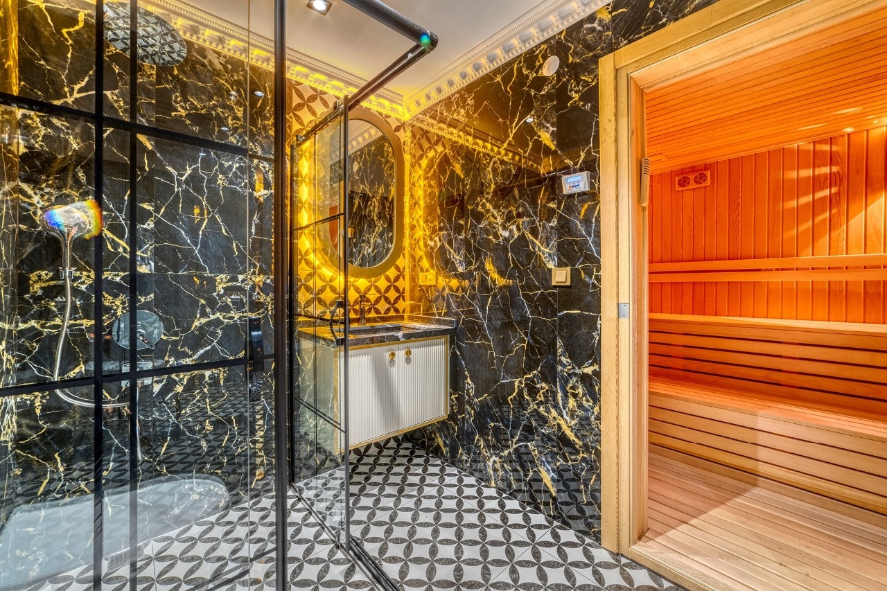 Luksuriøs 5+1 Villa med Fantastisk Udsigt i Kargicak, Alanya