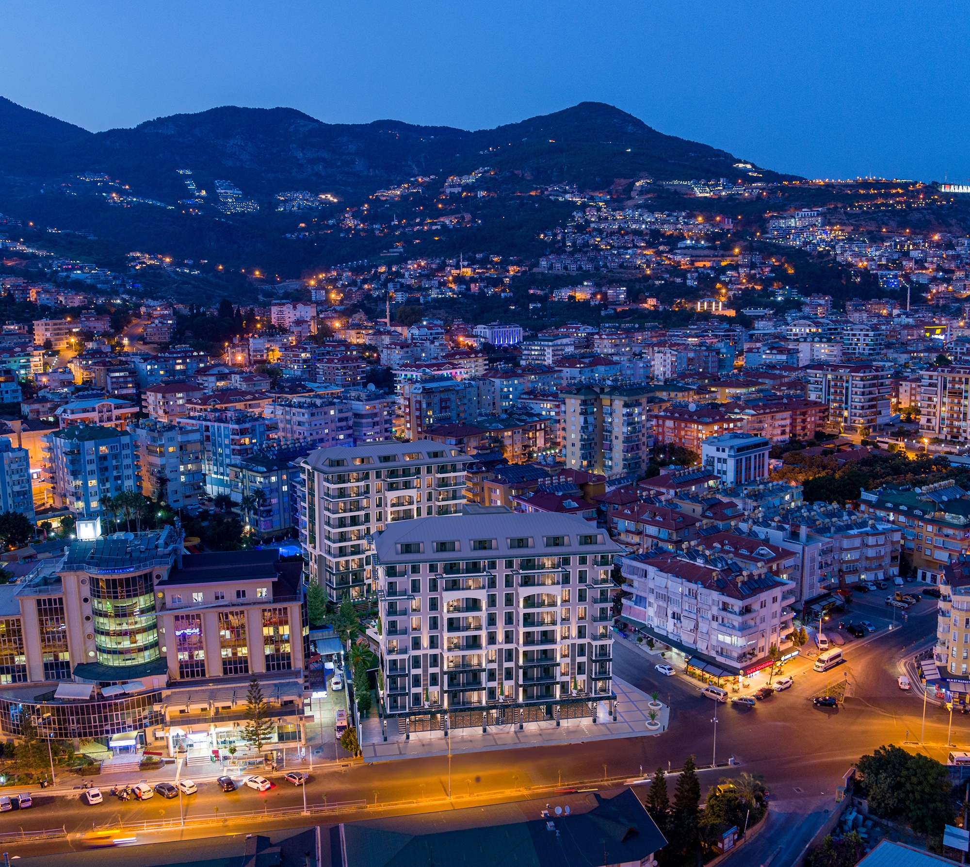 Luksuriøs 1+1 Lejlighed med Fantastisk Udsigt, Alanya Center