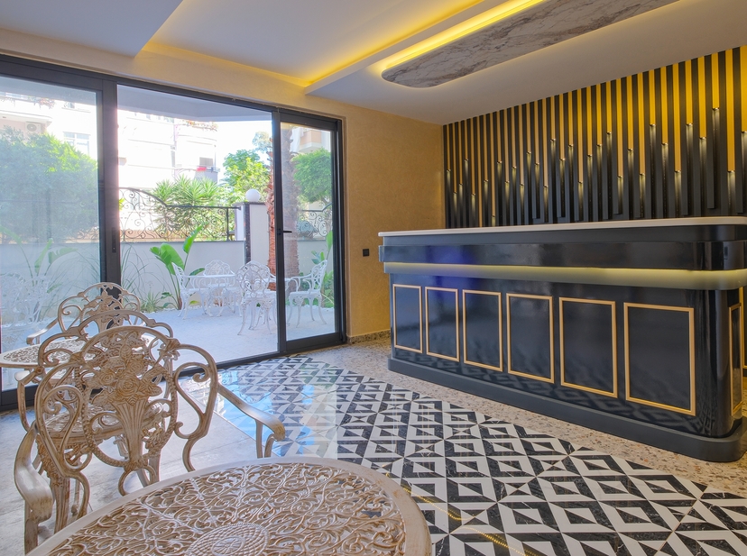 Luxury 1+1 Apartment with Stunning Sea View in Alanya Center