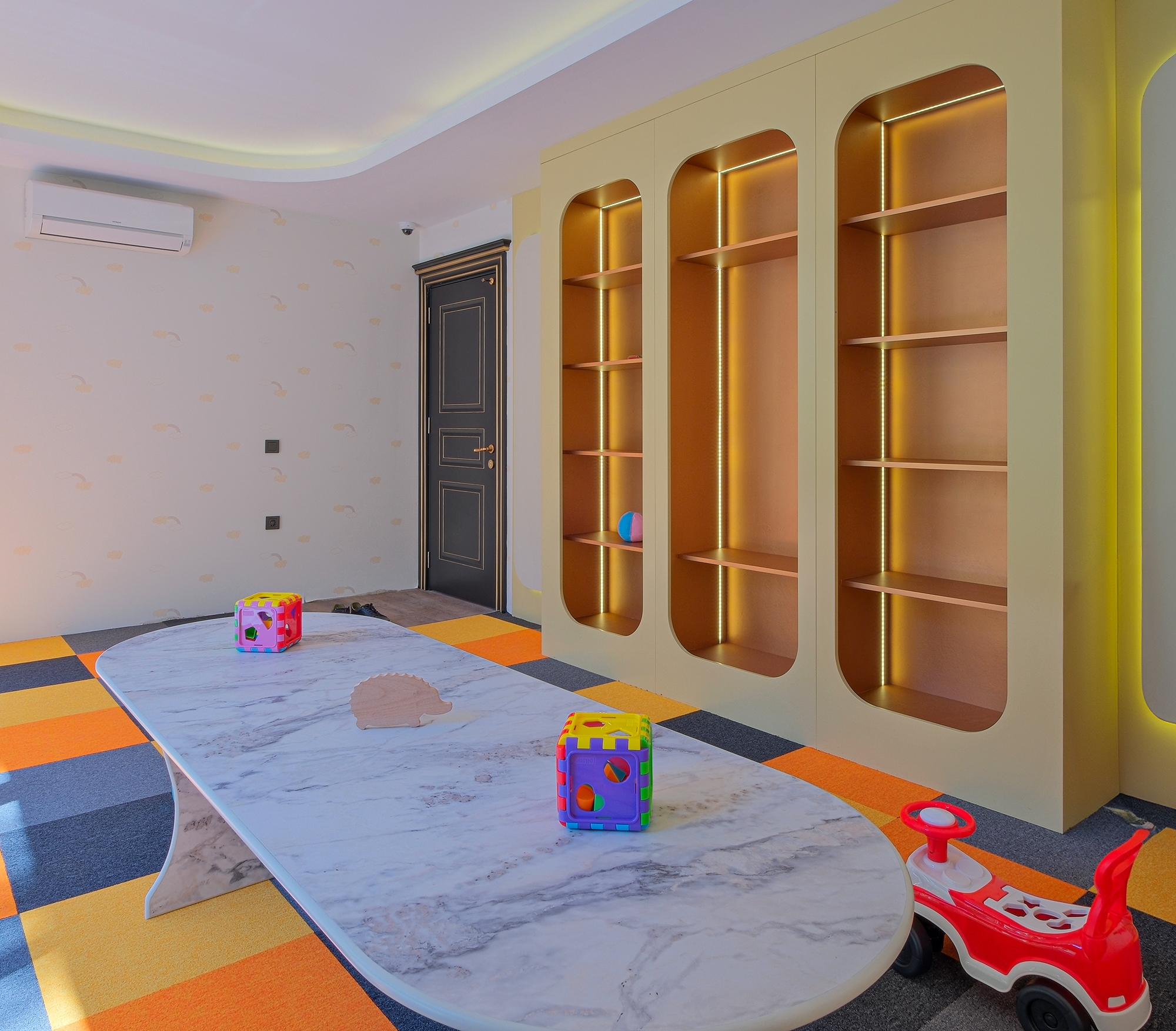 Luxury 1+1 Apartment with Stunning Sea View in Alanya Center