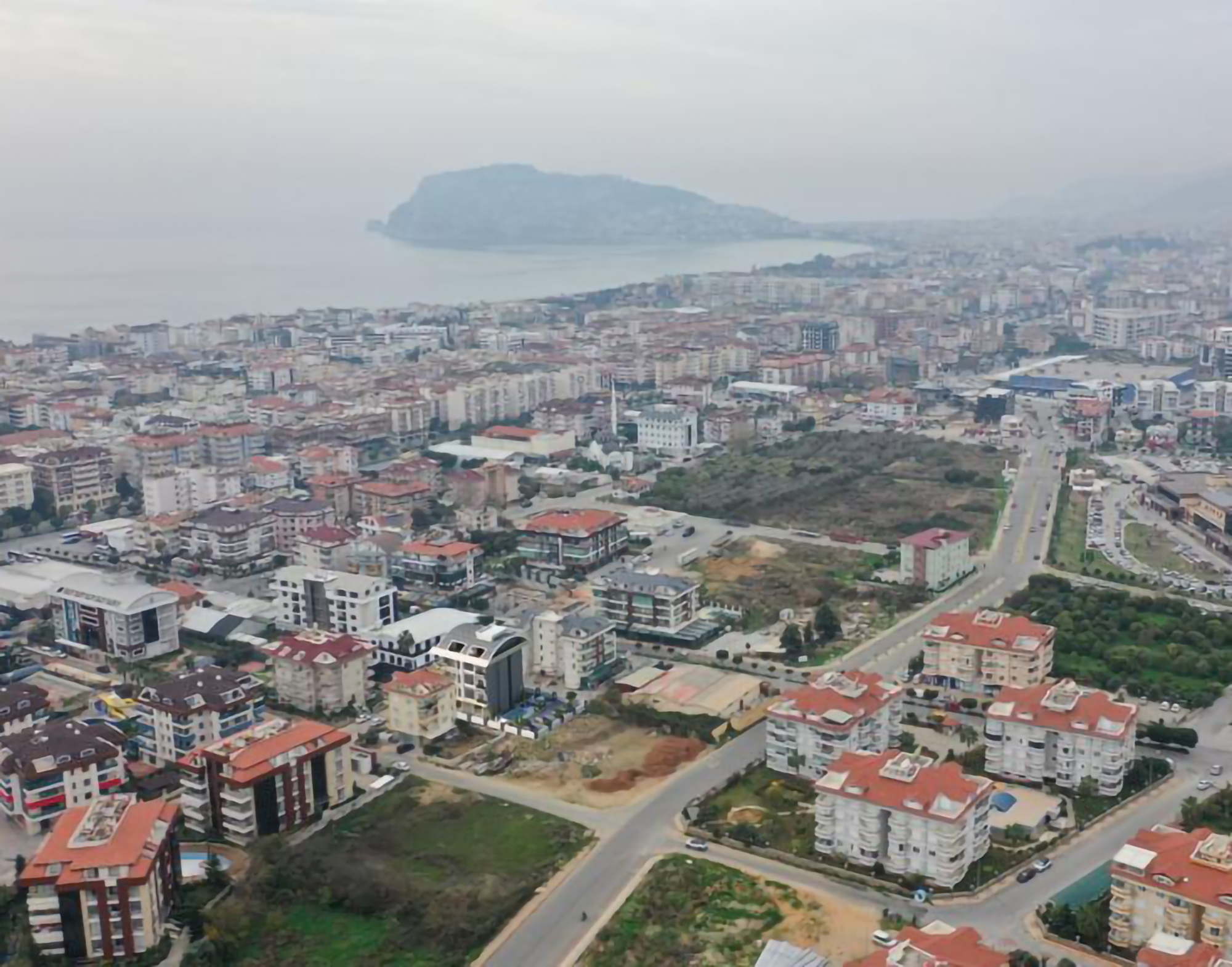 Moderni 1+1 Asunto, jossa Näkymät Linnaan ja Vuorille, Alanya - Oba